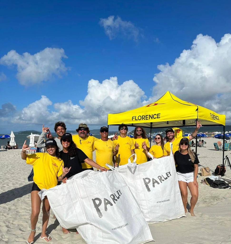 Equipe da Florence Brasil na Praia de Jurerê Internacional